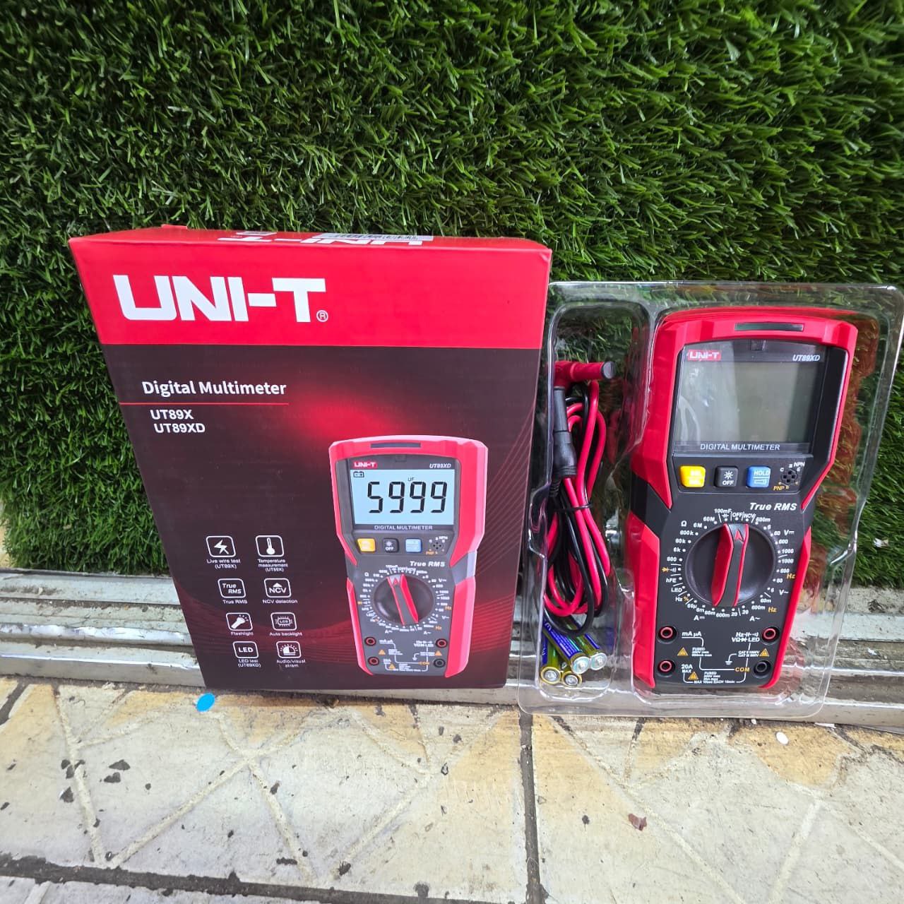 6c5dae29-2000-42cf-87c1-827bbf0004af UNI-T UT89X/UT89XD Professional Digital Multimeter. - Image 1